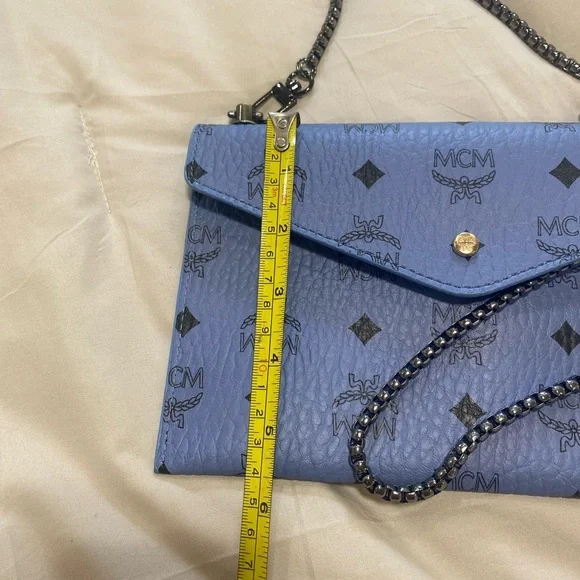 MCM powder blue beauty bag converted into a crossbody bag - Picture 11 of 11